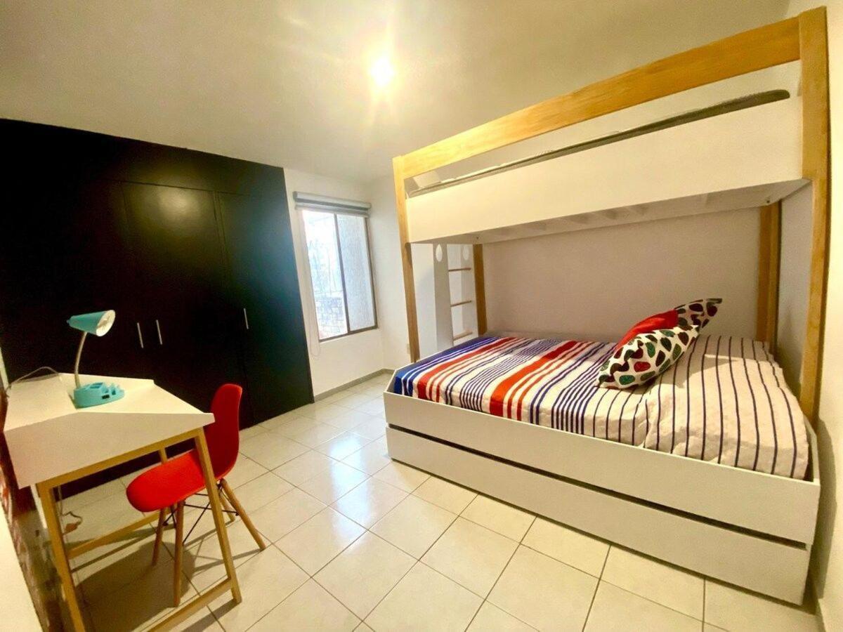 Enorme. Piso Completo 100% Zona Expo, Primer Piso Guadalajara Ngoại thất bức ảnh